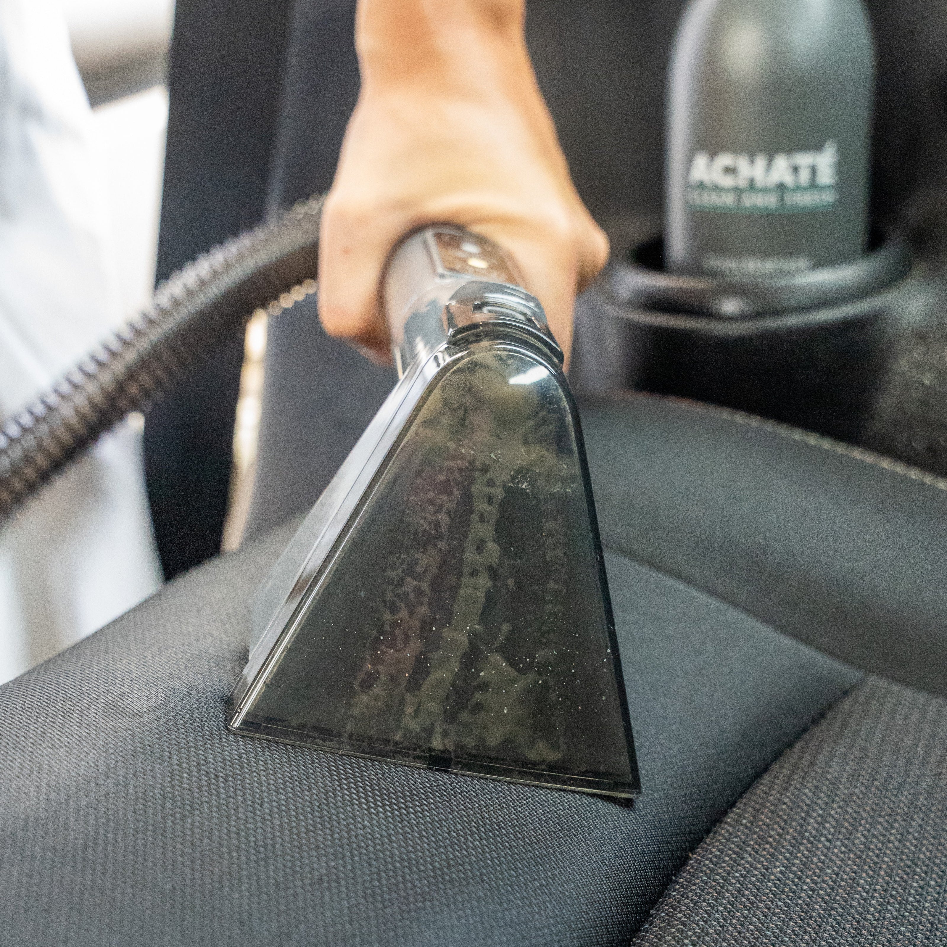 SpotWash Pro- Shampouineuse à injection-extraction.